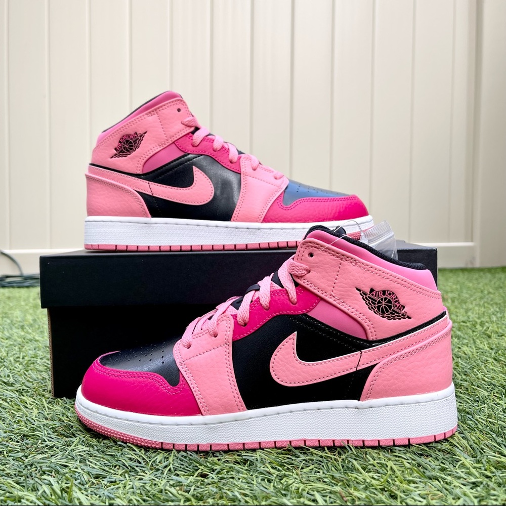 Nike Air Jordan 1 mid GS pink shoes